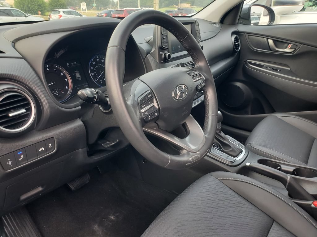 Used 2021 Hyundai Kona Limited FWD image 11