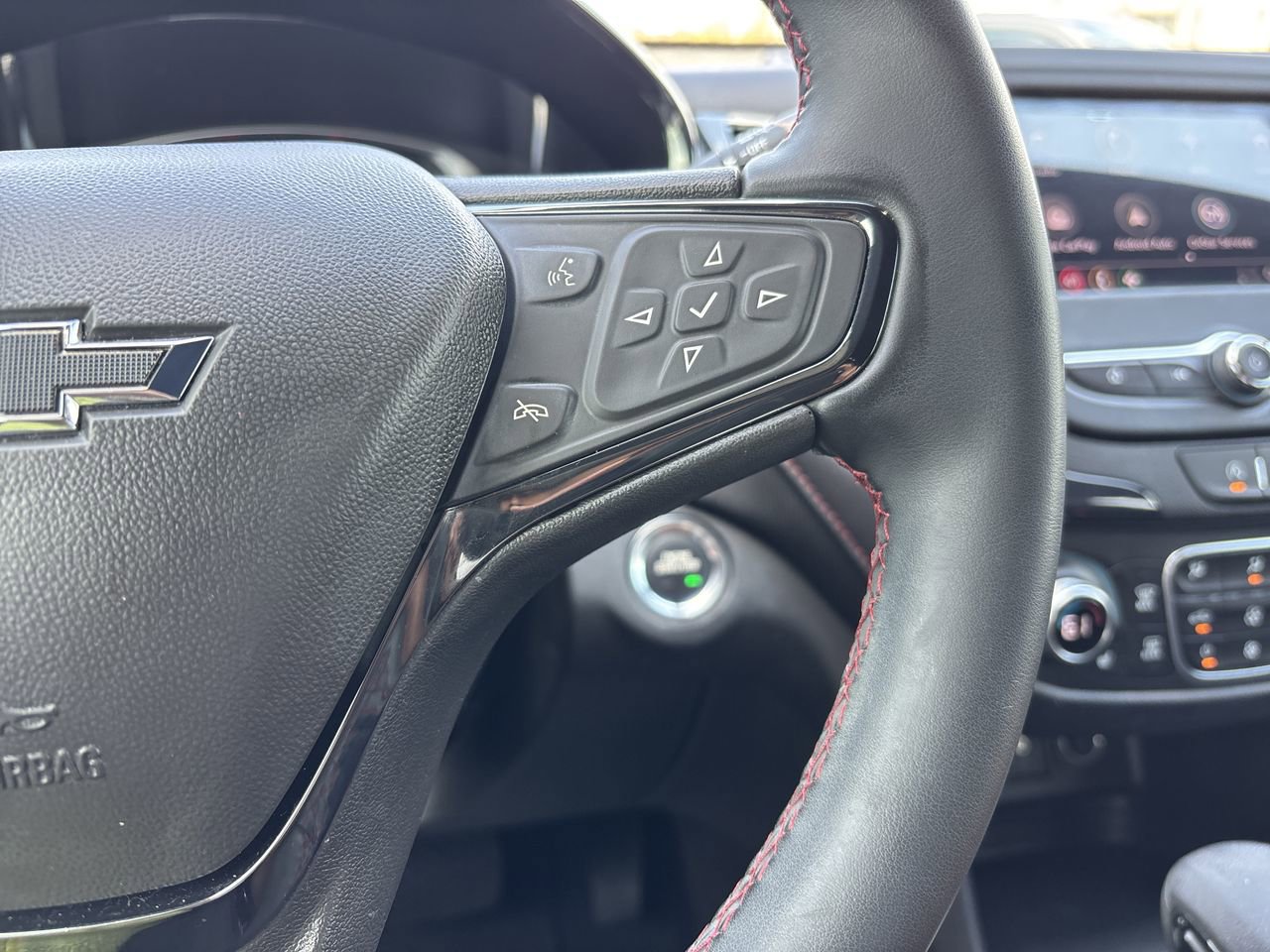 Used 2024 Chevrolet Equinox RS FWD image 28