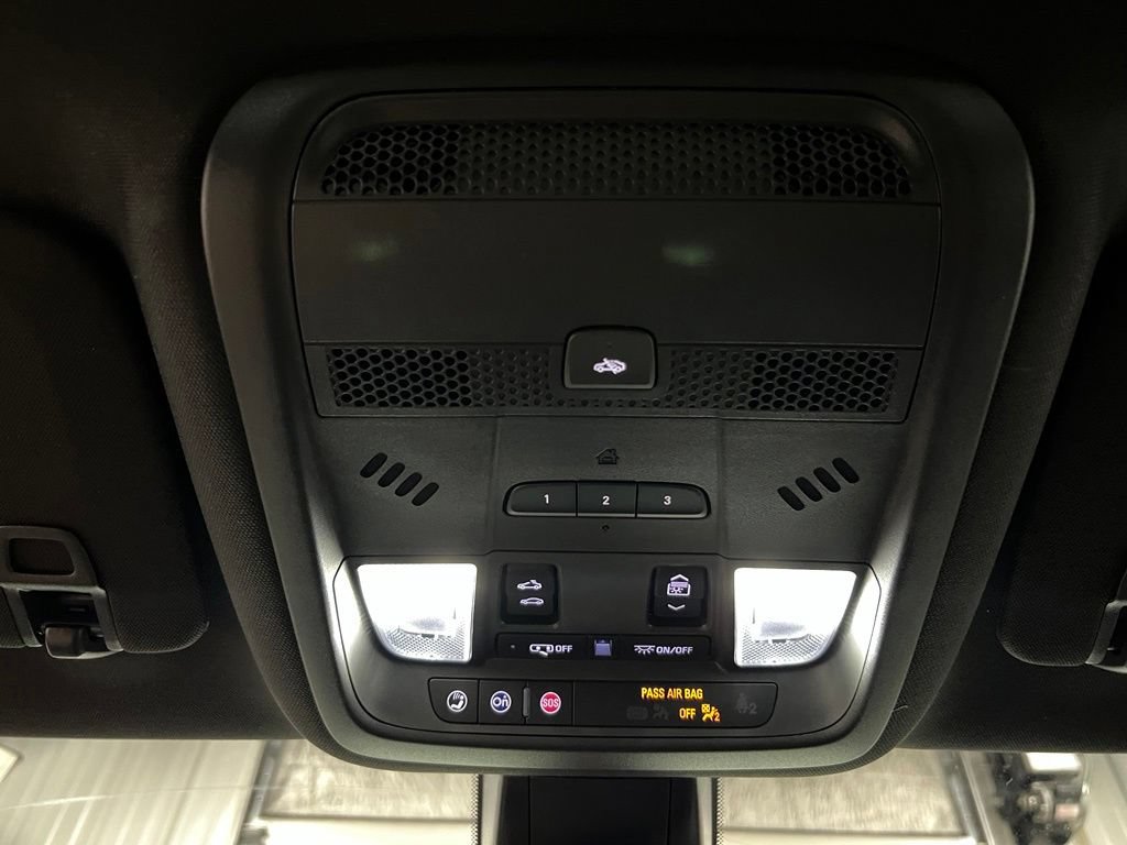 Certified 2025 Cadillac XT6 Premium Luxury AWD/4WD image 28