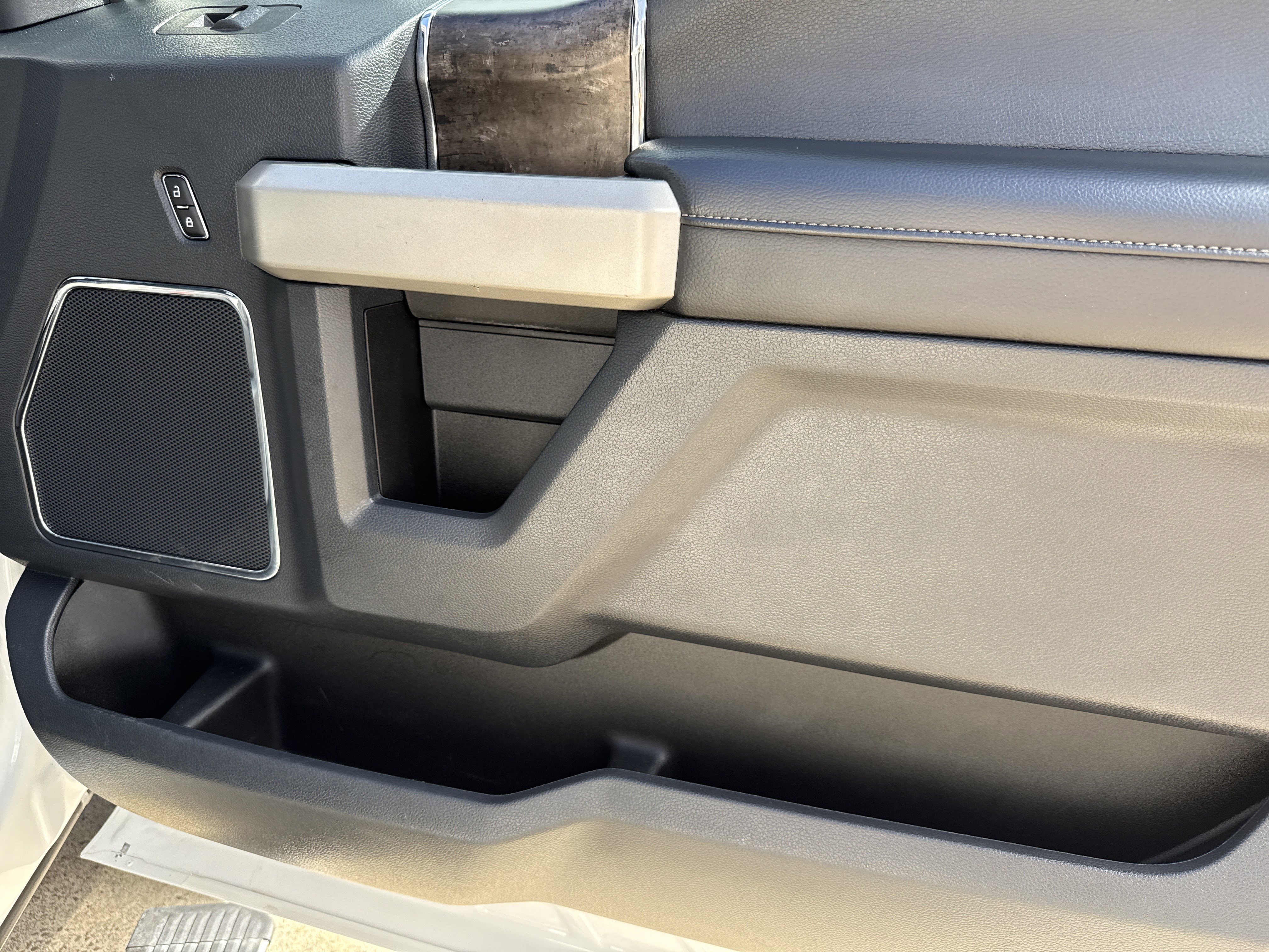 Used 2022 Ford F250 Lariat w/ Lariat Ultimate Package image 14