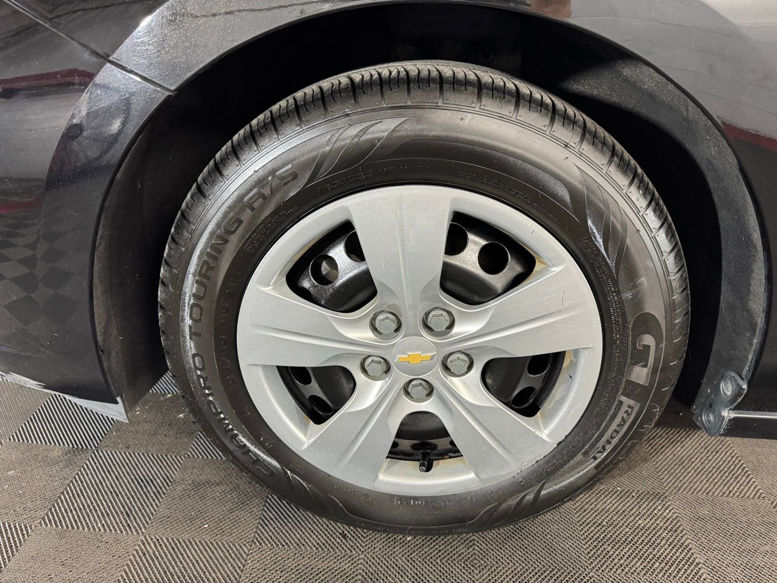 Used 2017 Chevrolet Cruze LS image 9