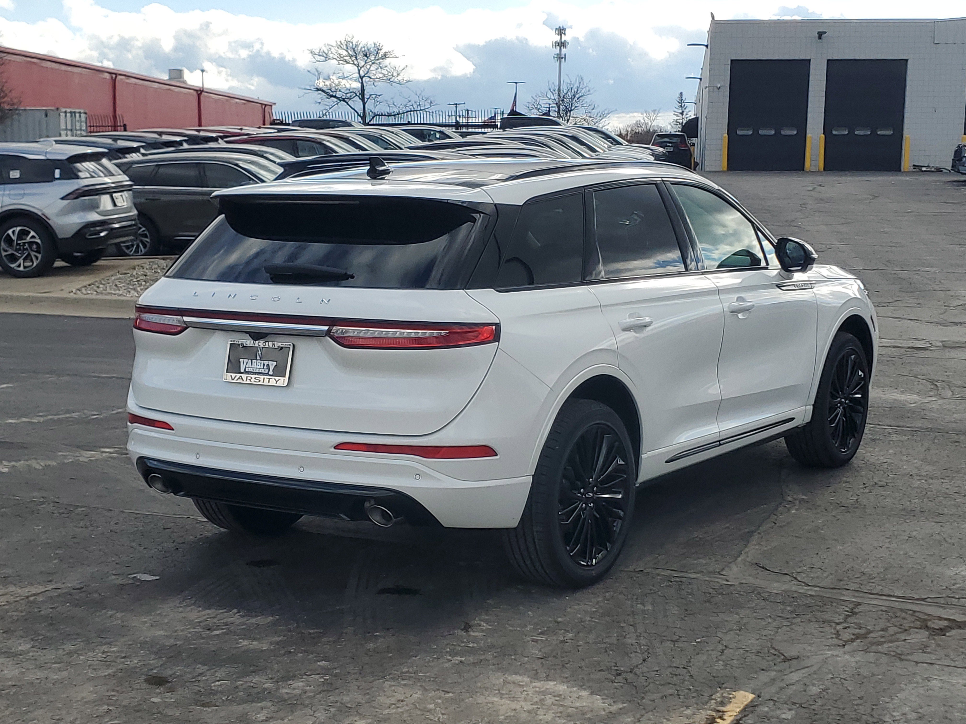 New 2026 Lincoln Corsair Premiere image 4