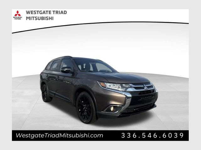 Used 2018 Mitsubishi Outlander LE AWD/4WD image 1
