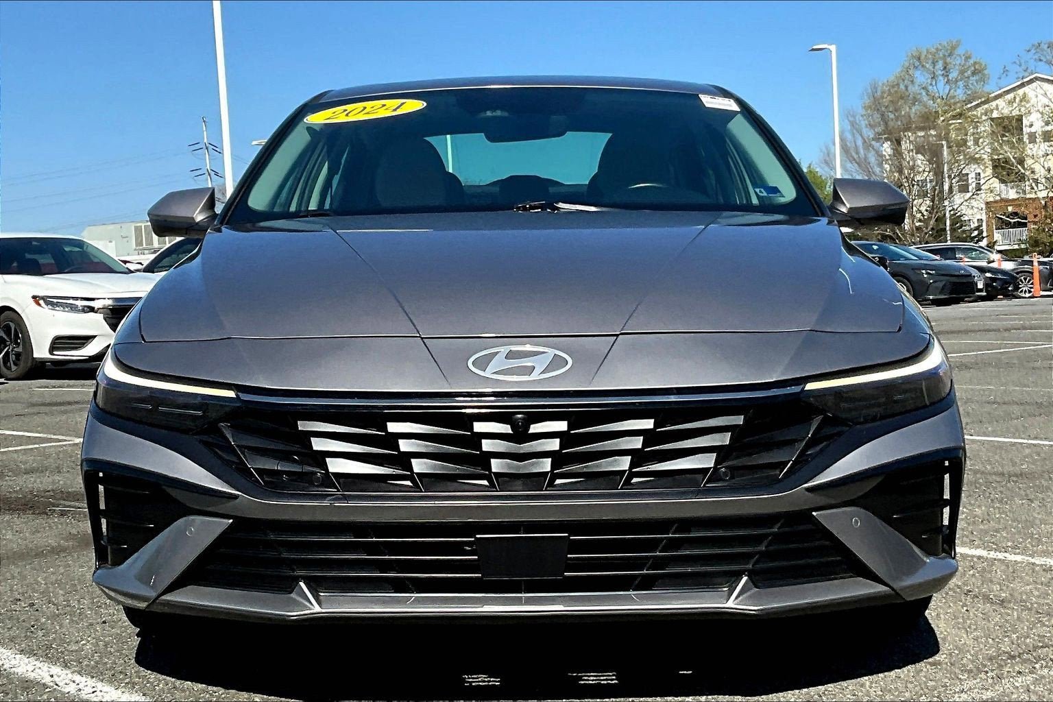 Used 2024 Hyundai Elantra Limited FWD image 3