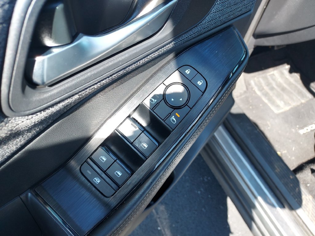 Used 2022 Nissan Rogue SV AWD/4WD image 11