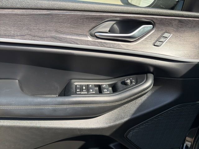 Used 2023 Jeep Grand Cherokee L Limited AWD/4WD image 17