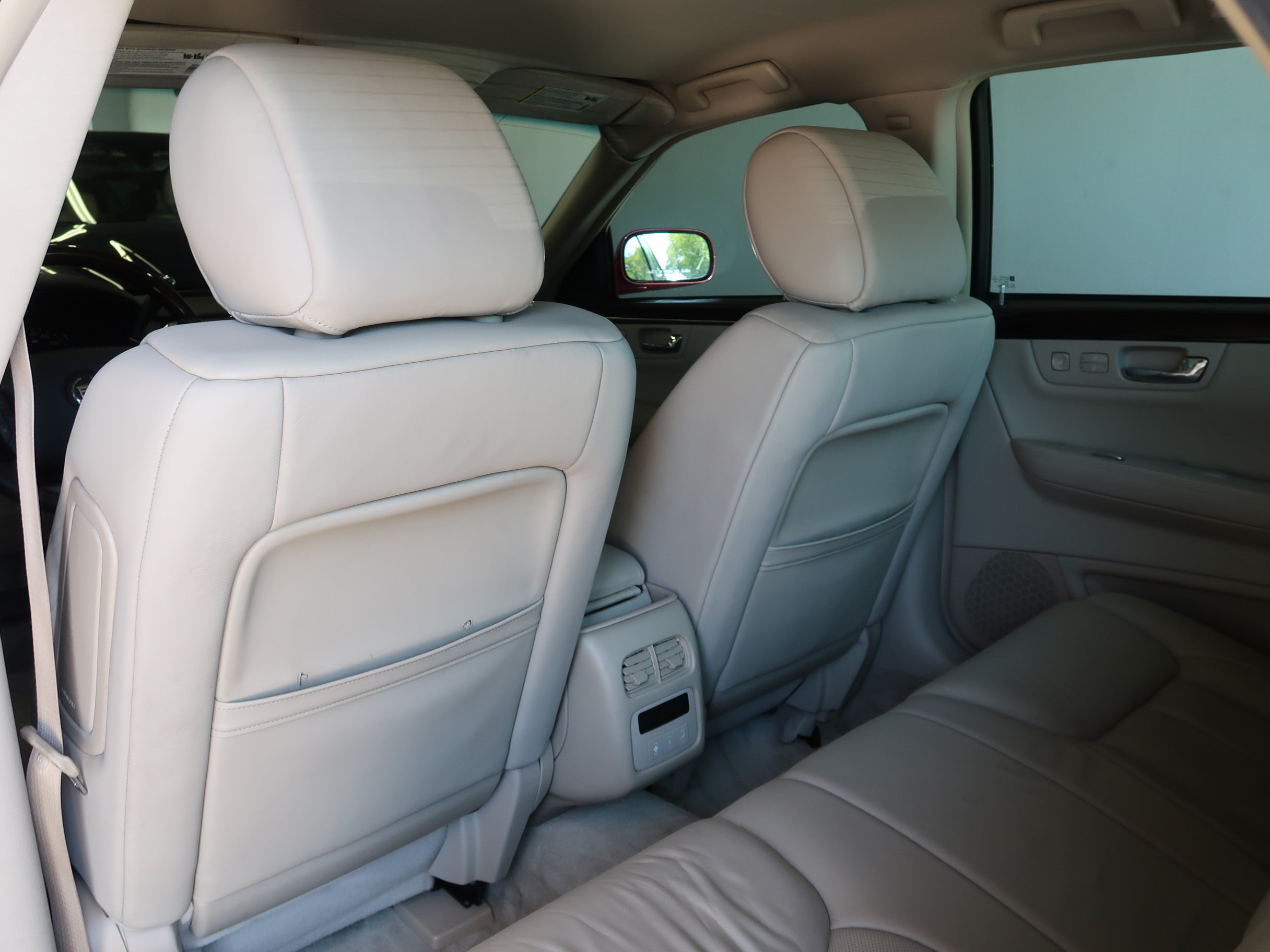 Used 2009 Cadillac DTS FWD image 41