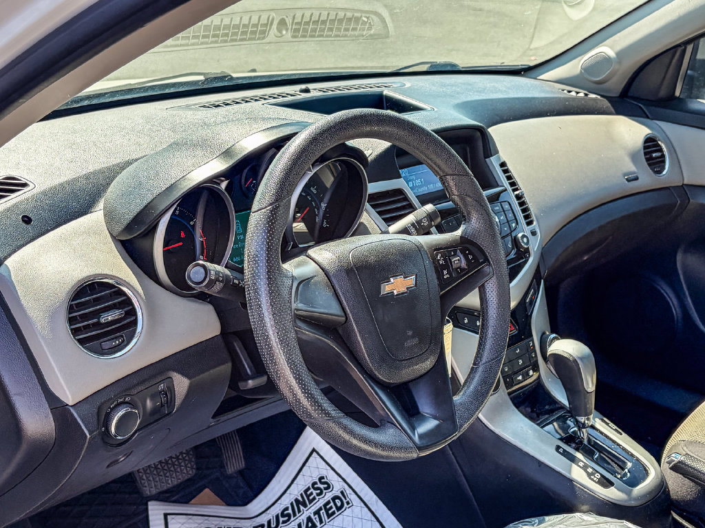 Used 2014 Chevrolet Cruze LS FWD image 7