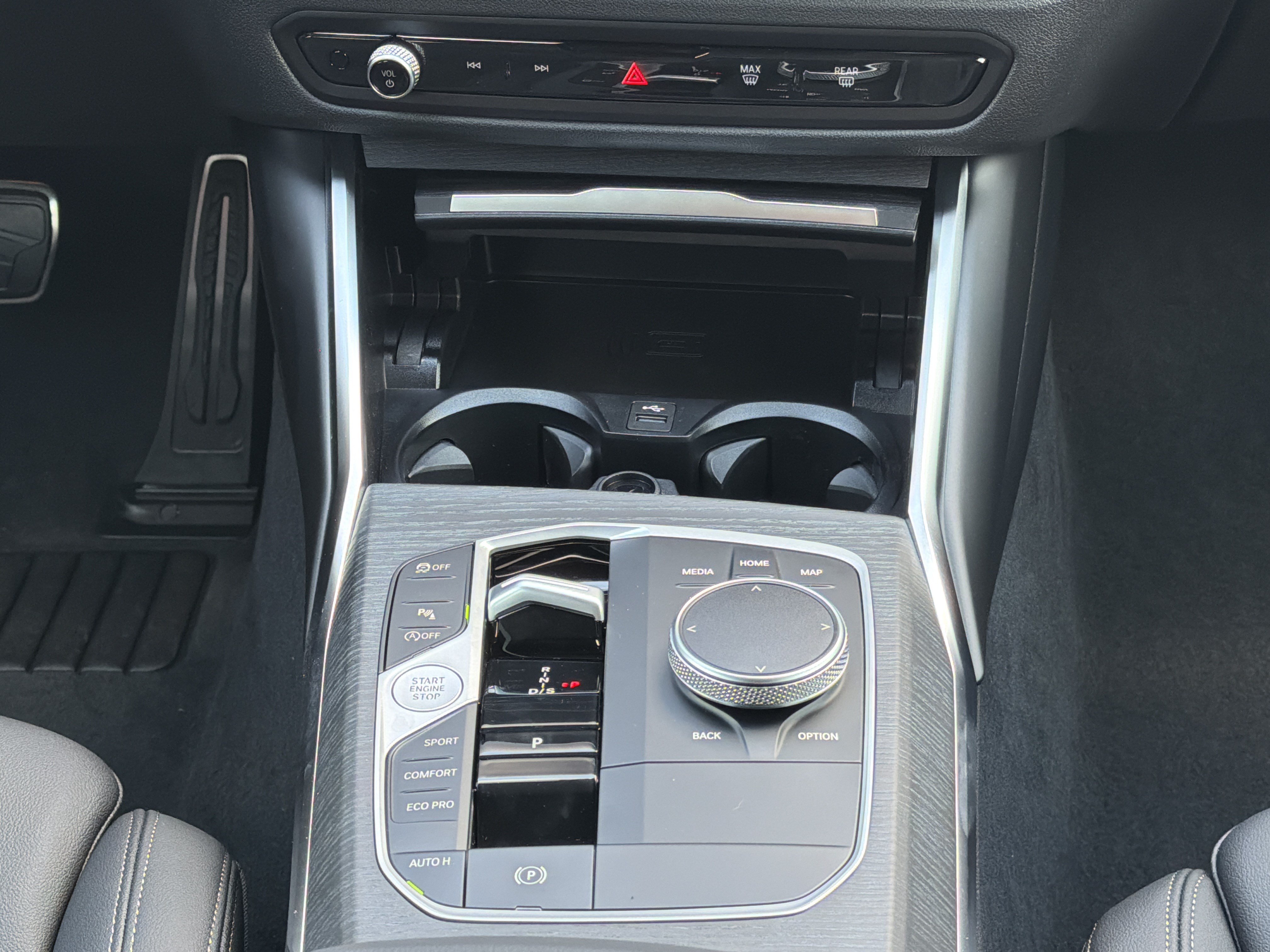 New 2026 BMW 330i Sedan w/ M Sport Package RWD image 6
