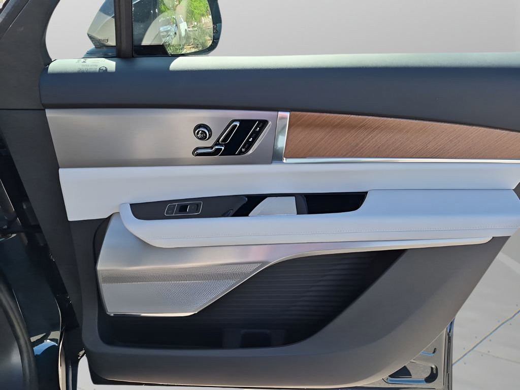 New 2026 Cadillac Vistiq Luxury AWD/4WD image 14