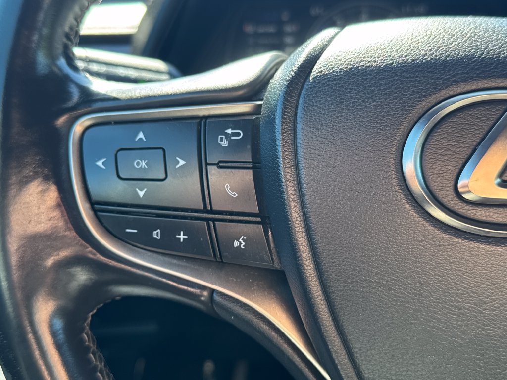 Used 2019 Lexus UX 200 w/ Accessory Package FWD image 20