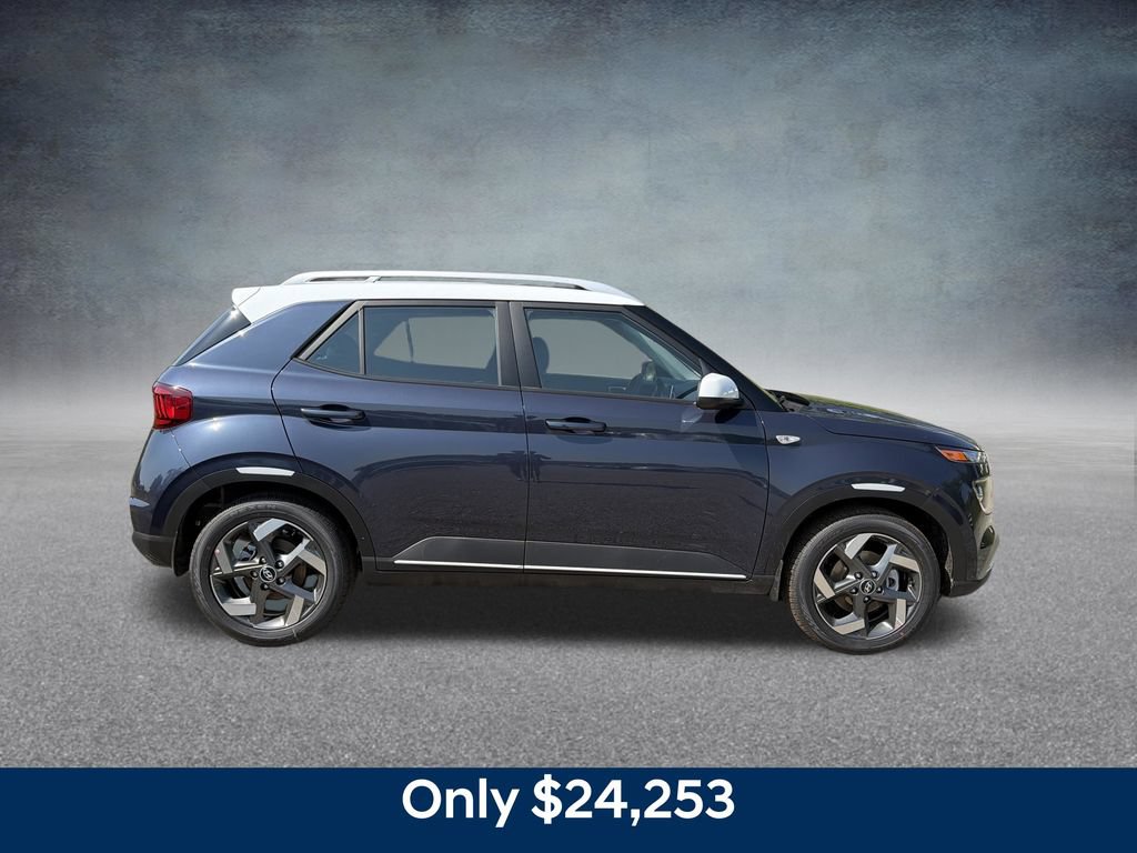 New 2026 Hyundai Venue SEL FWD image 5