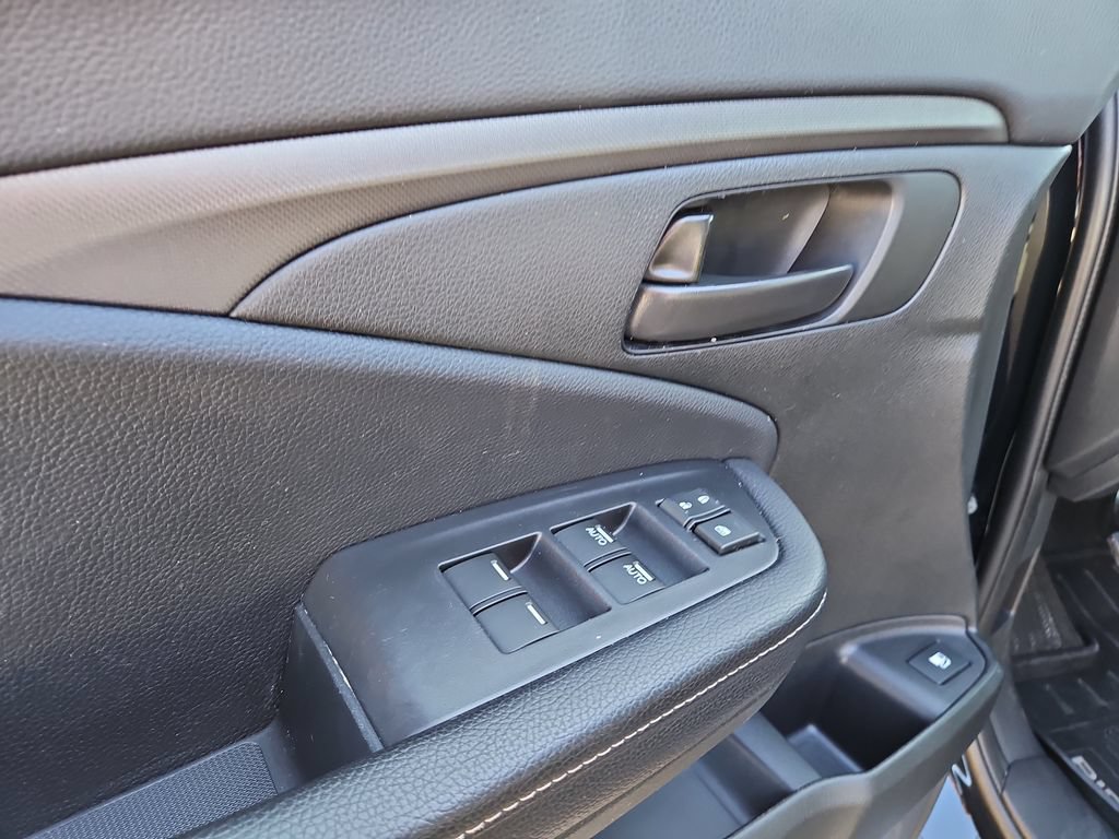 Used 2025 Honda Ridgeline Sport image 20