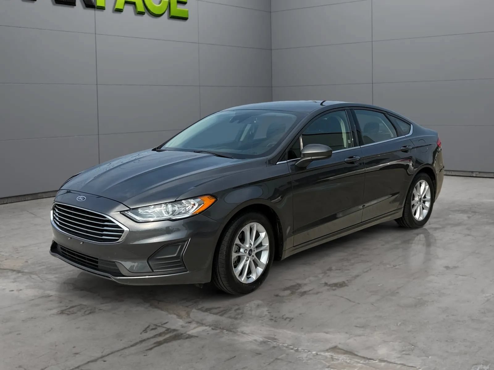 Used 2019 Ford Fusion SE FWD image 5