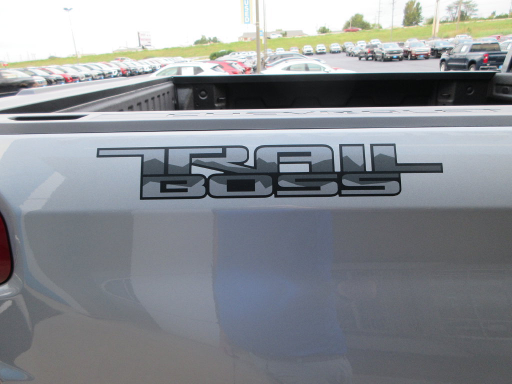 New 2026 Chevrolet Silverado 1500 LT Trail Boss w/ Dark Appearance Package AWD/4WD image 12