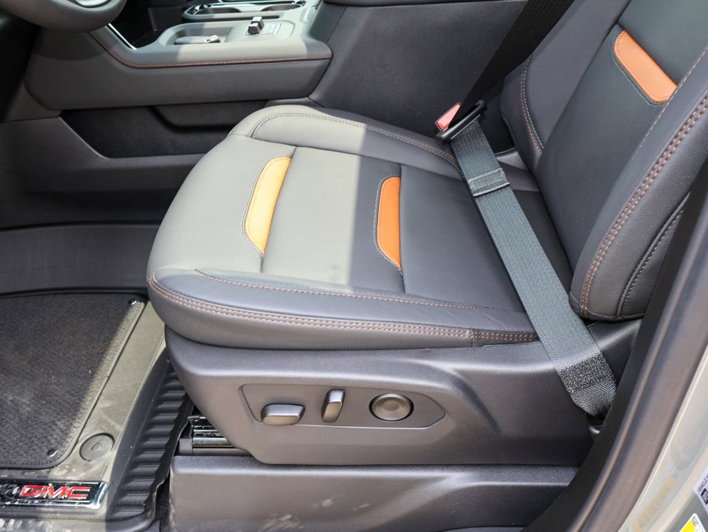 New 2026 GMC Sierra 2500 AT4 w/ AT4 Premium Plus Package AWD/4WD image 9
