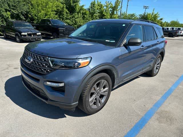 Used 2021 Ford Explorer XLT w/ Equipment Group 202A AWD/4WD image 12