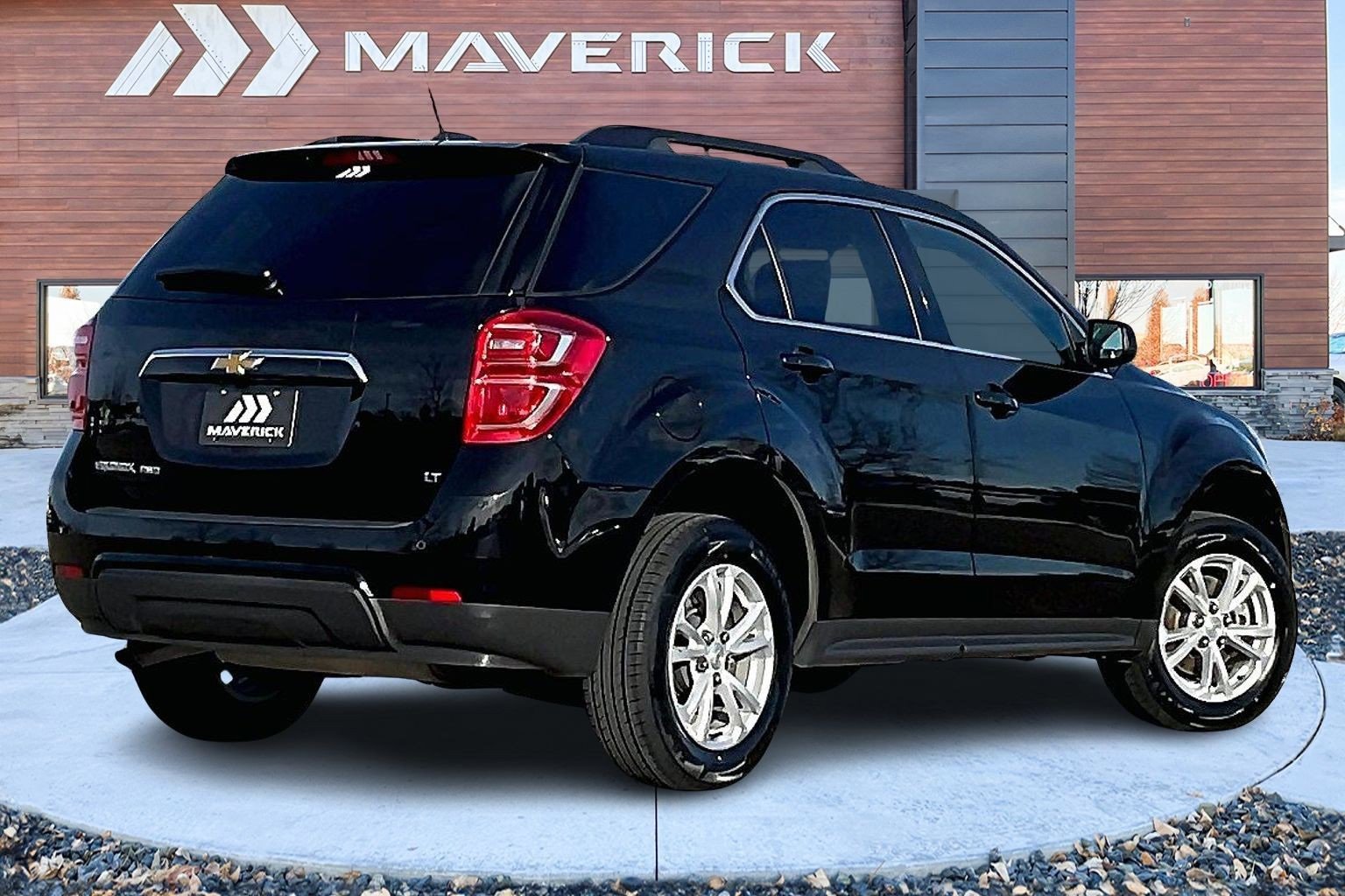 Used 2017 Chevrolet Equinox LT w/ Driver Confidence Package II image 5