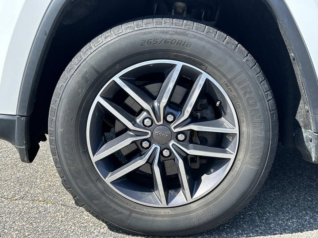 Used 2019 Jeep Grand Cherokee Limited AWD/4WD image 9