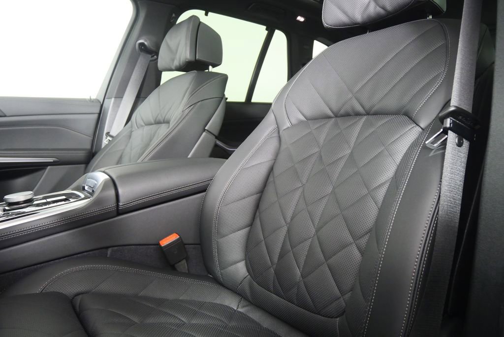 Used 2026 BMW X5 xDrive40i w/ M Sport Package image 25