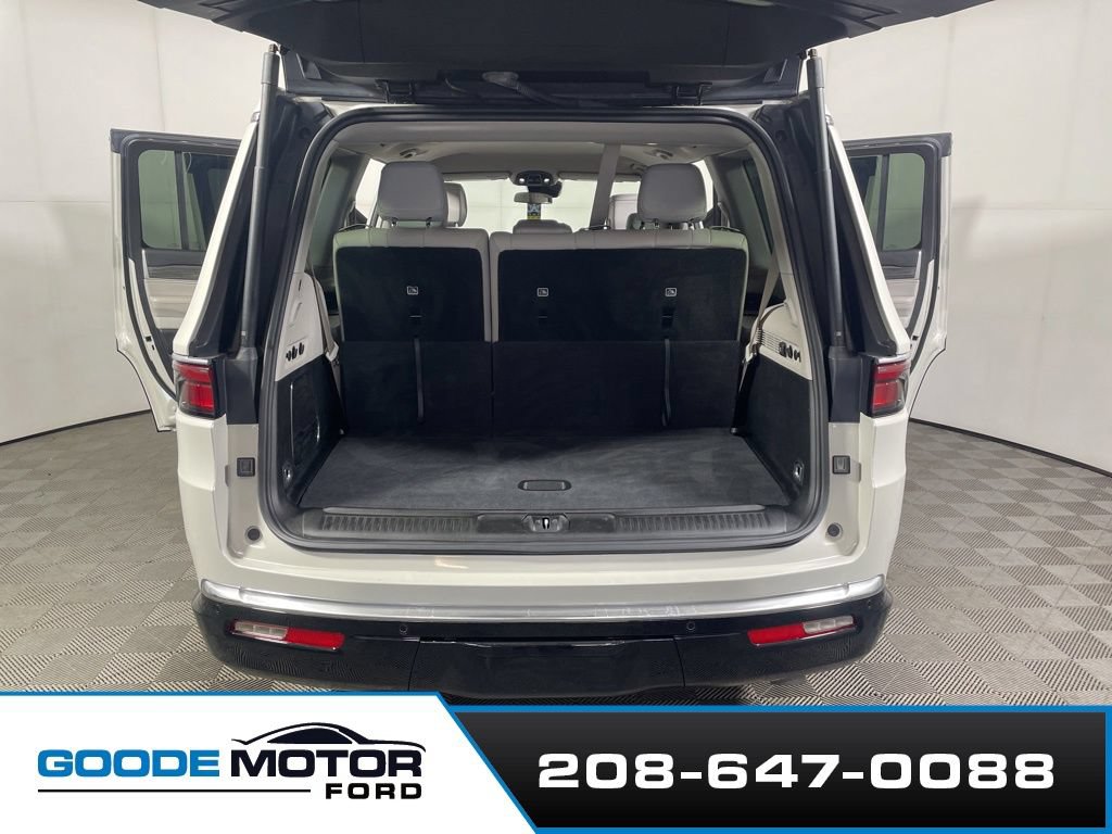 Used 2022 Jeep Wagoneer Series II AWD/4WD image 21
