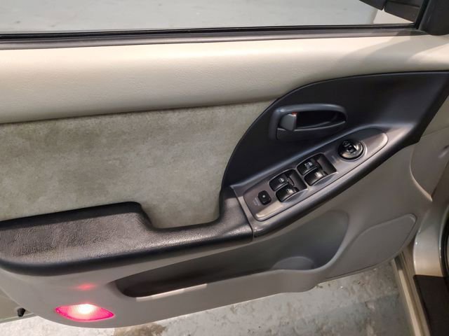 Used 2003 Hyundai Elantra GLS image 11