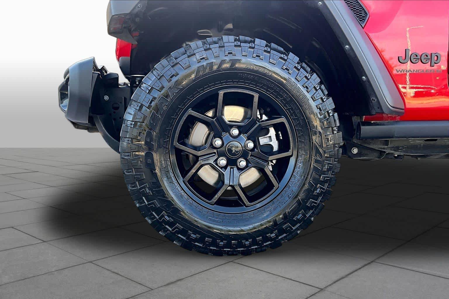 Used 2025 Jeep Wrangler Unlimited Sport AWD/4WD image 11