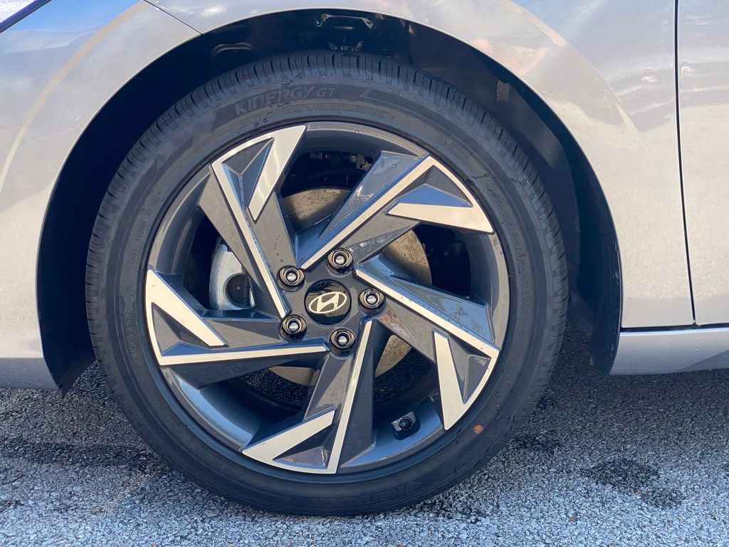 New 2025 Hyundai Elantra SEL FWD image 35