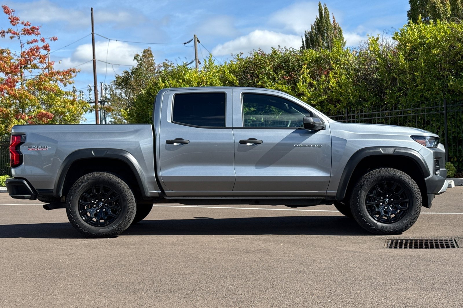 Used 2025 Chevrolet Colorado Trail Boss AWD/4WD image 3