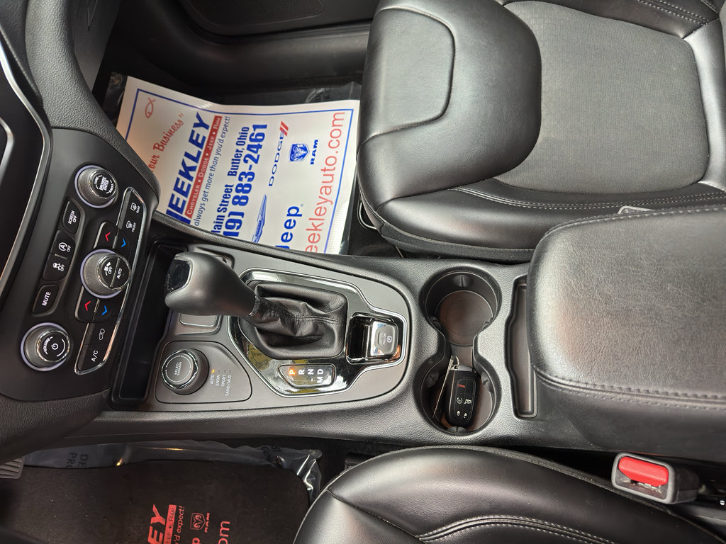Used 2019 Jeep Cherokee Latitude Plus AWD/4WD image 11