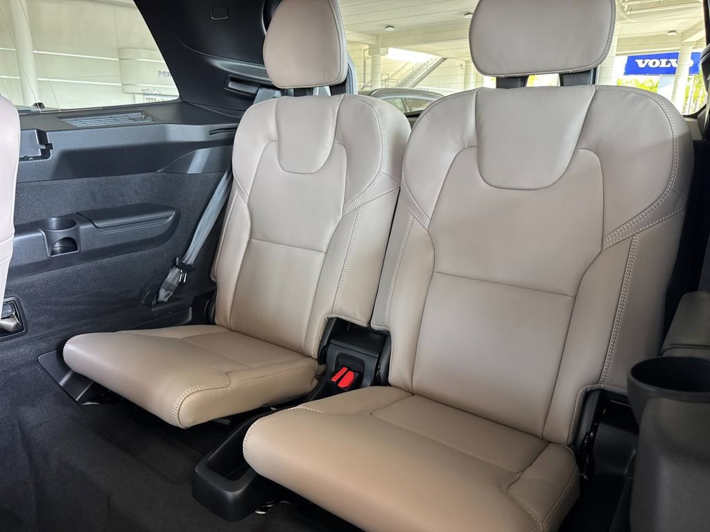 New 2026 Volvo XC90 T8 Ultra w/ Lounge Package AWD/4WD image 14