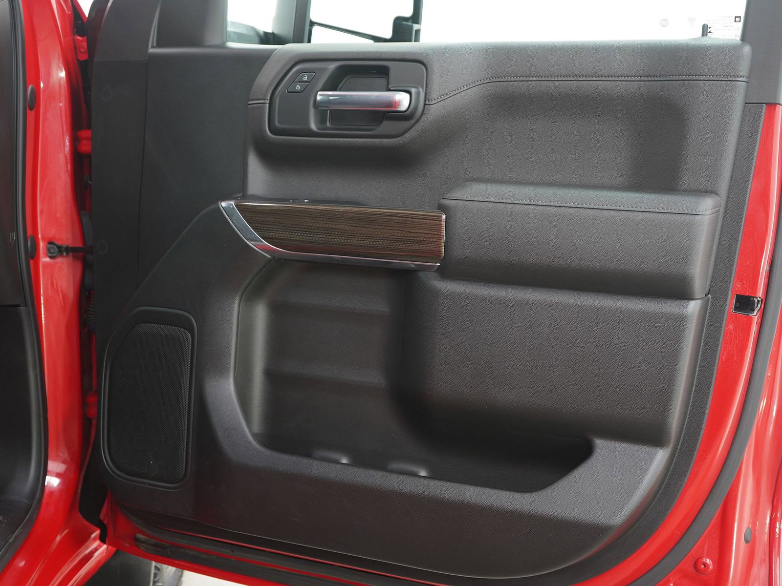 Used 2022 Chevrolet Silverado 1500 LT w/ Z71 Off-Road Package image 12