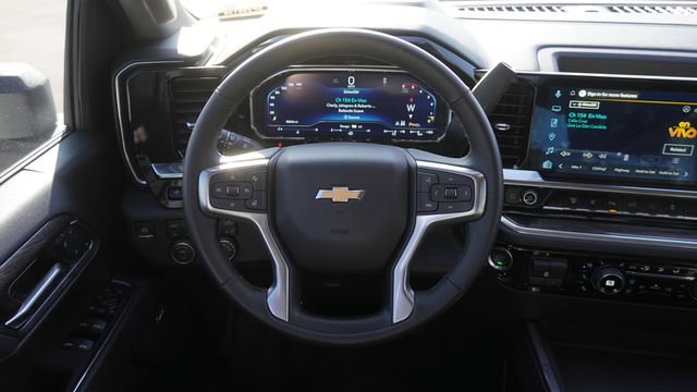 Used 2025 Chevrolet Silverado 3500 LTZ w/ LTZ Texas Edition image 17
