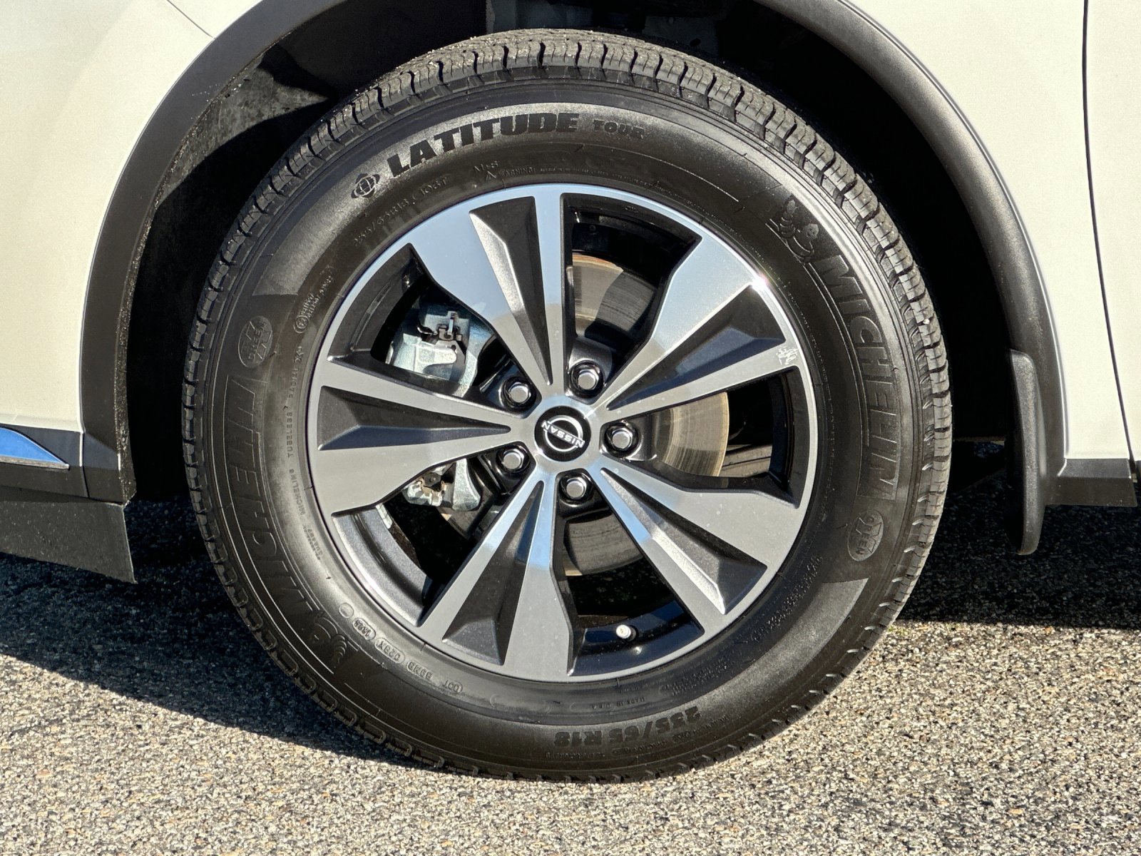 Used 2024 Nissan Murano SV image 25