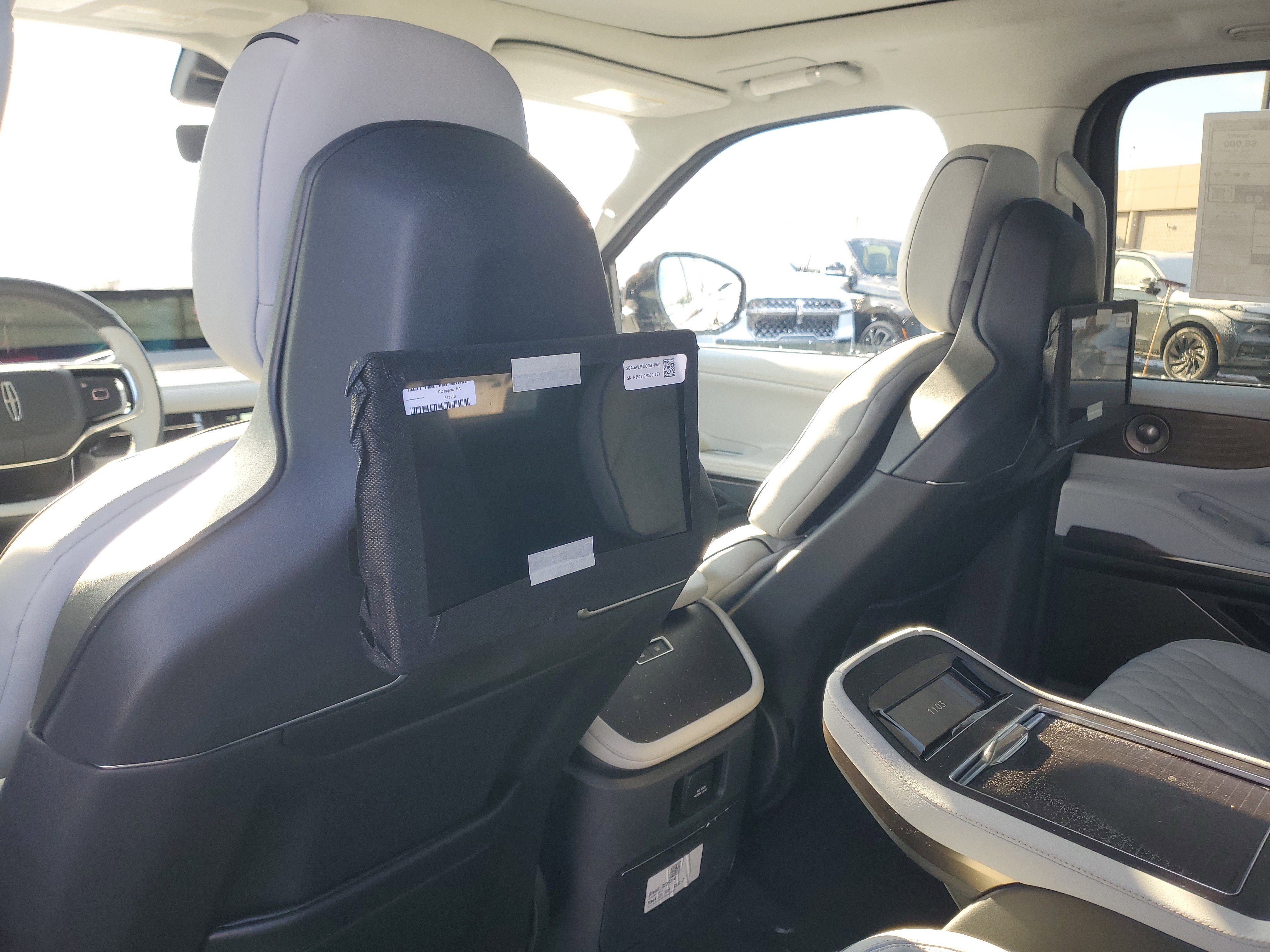 New 2025 Lincoln Navigator L Black Label image 28