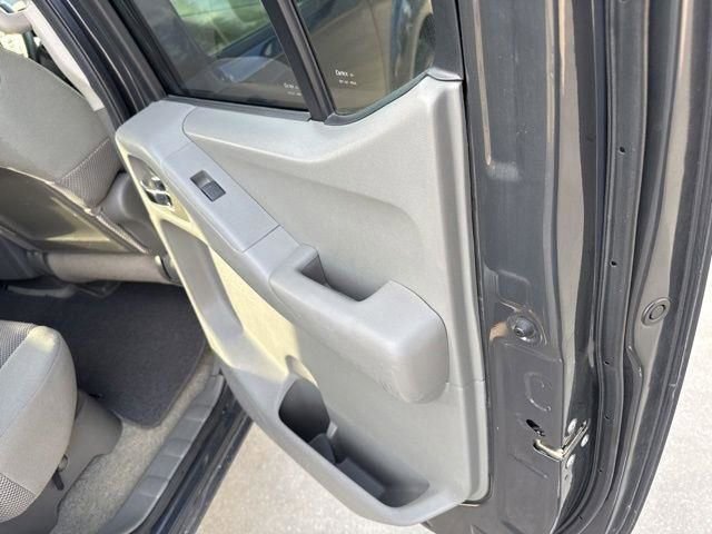 Used 2014 Nissan Frontier SV w/ SV Value Truck Package image 16