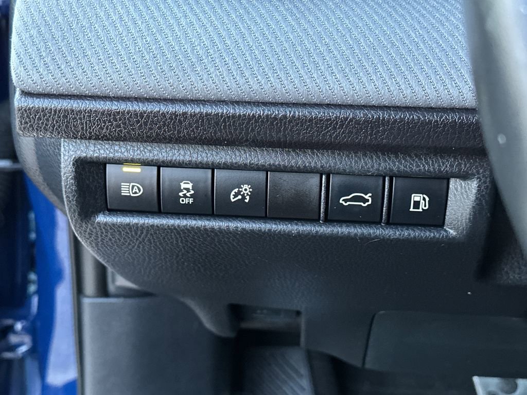 Used 2025 Toyota Camry SE w/ Multimedia Upgrade Package image 18