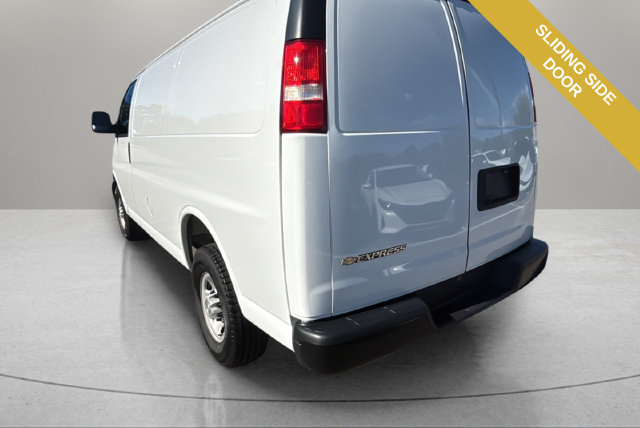 Used 2025 Chevrolet Express 2500 w/ Driver Convenience Package RWD image 6