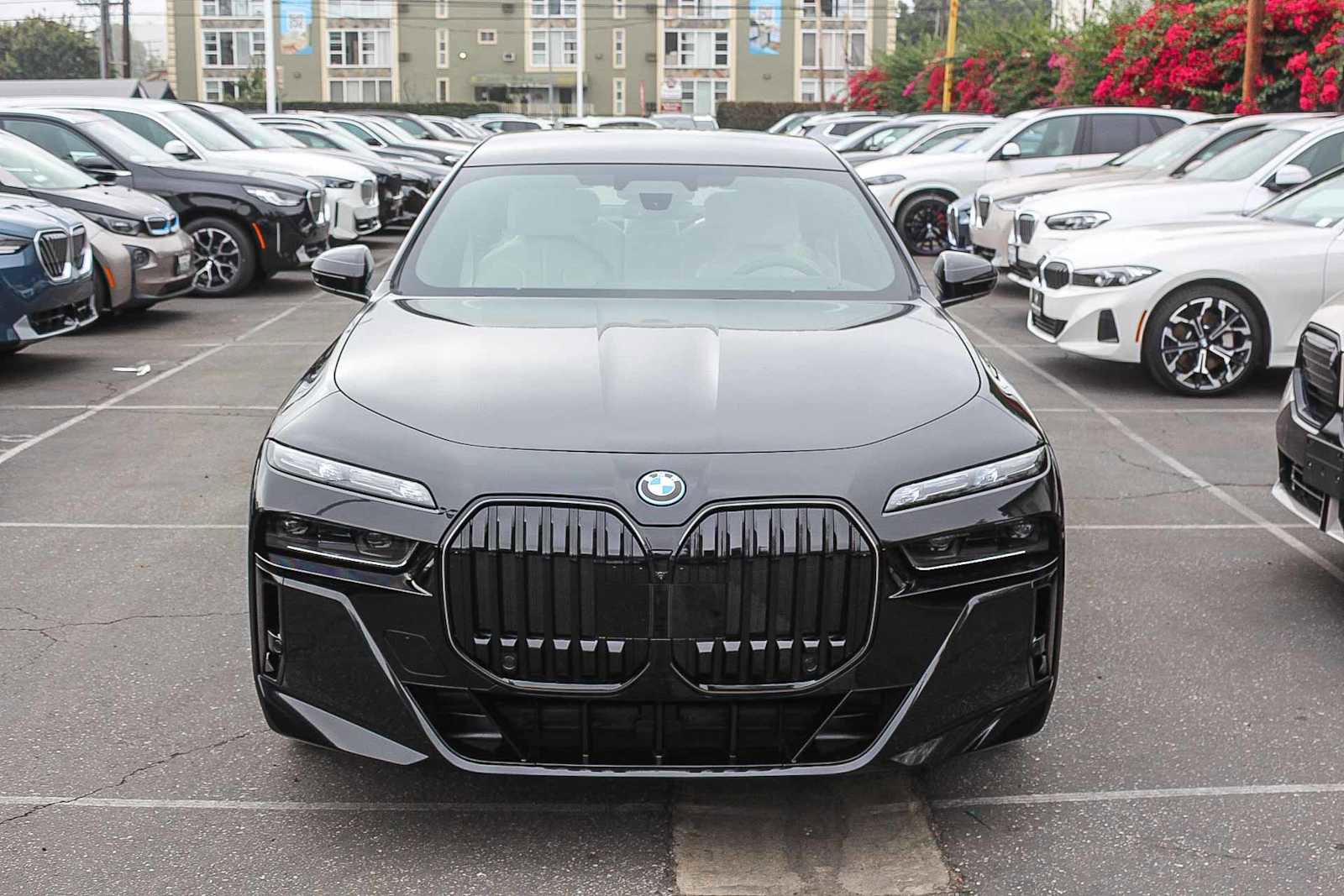 New 2026 BMW i7 xDrive60 w/ Executive Package image 3