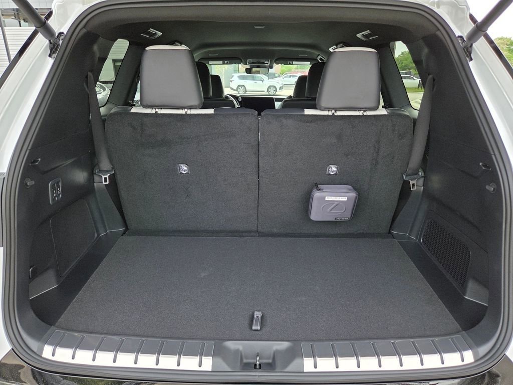New 2026 Lexus TX 500h AWD w/ Technology Package image 29