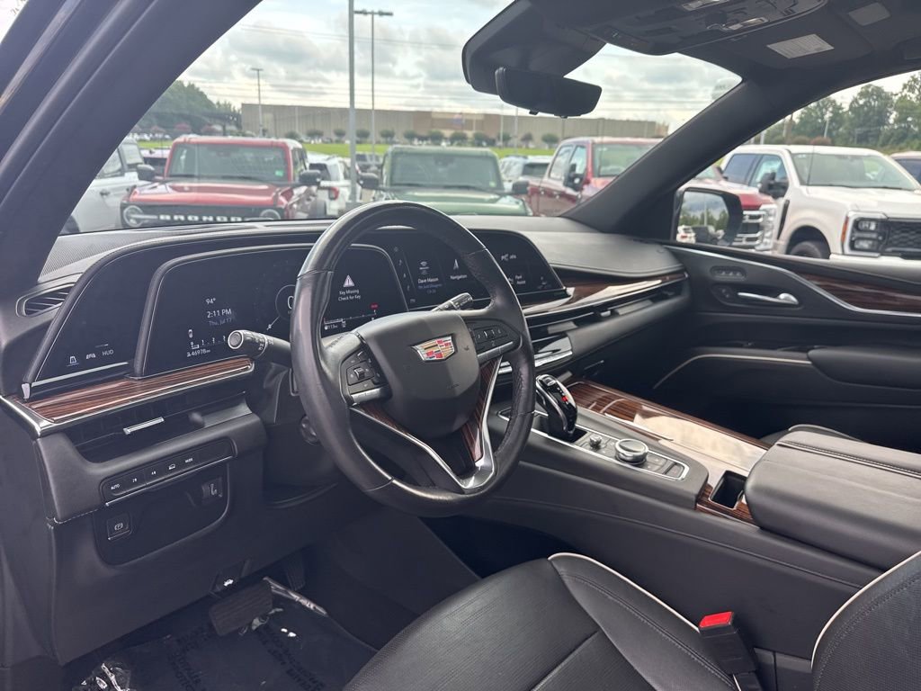 Used 2021 Cadillac Escalade Premium Luxury image 12