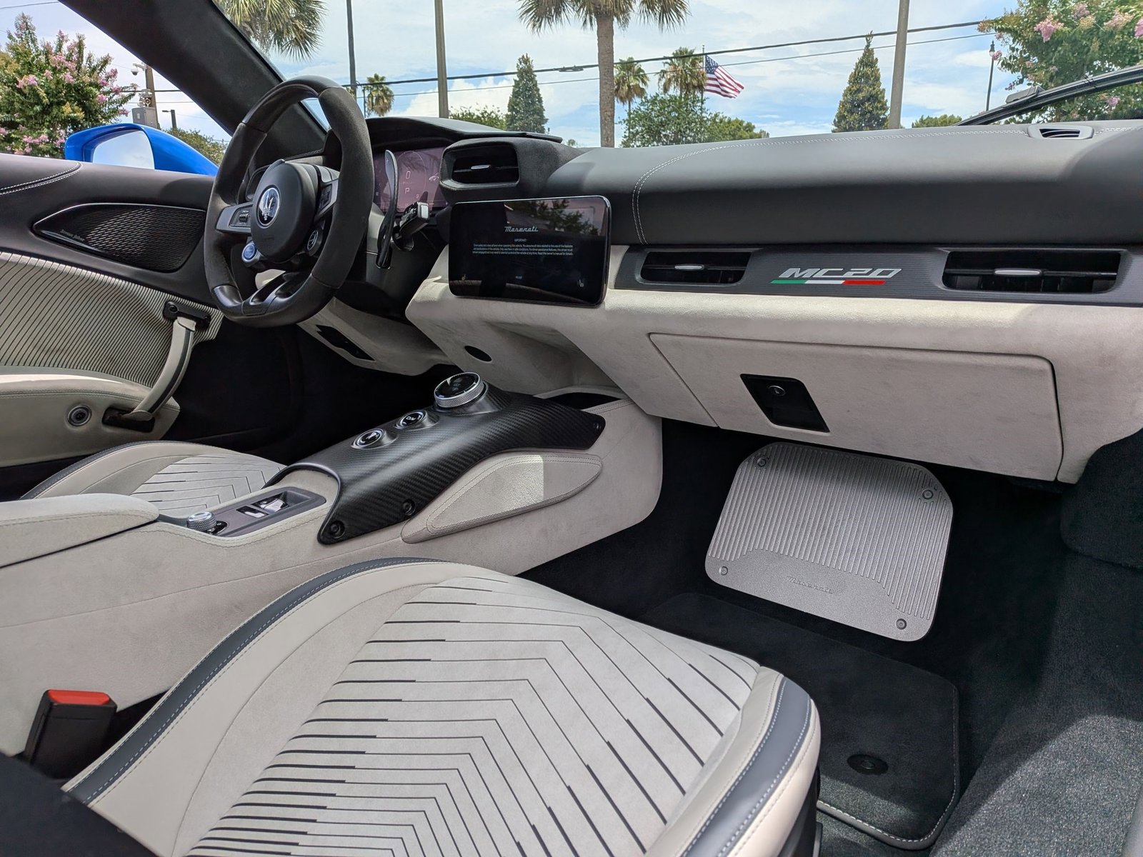 Used 2023 Maserati MC20 Spyder RWD image 16
