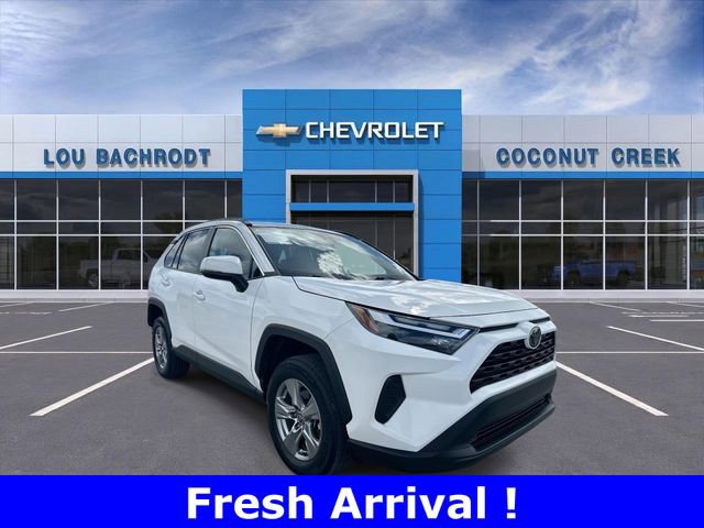 Used 2023 Toyota RAV4 XLE image 1