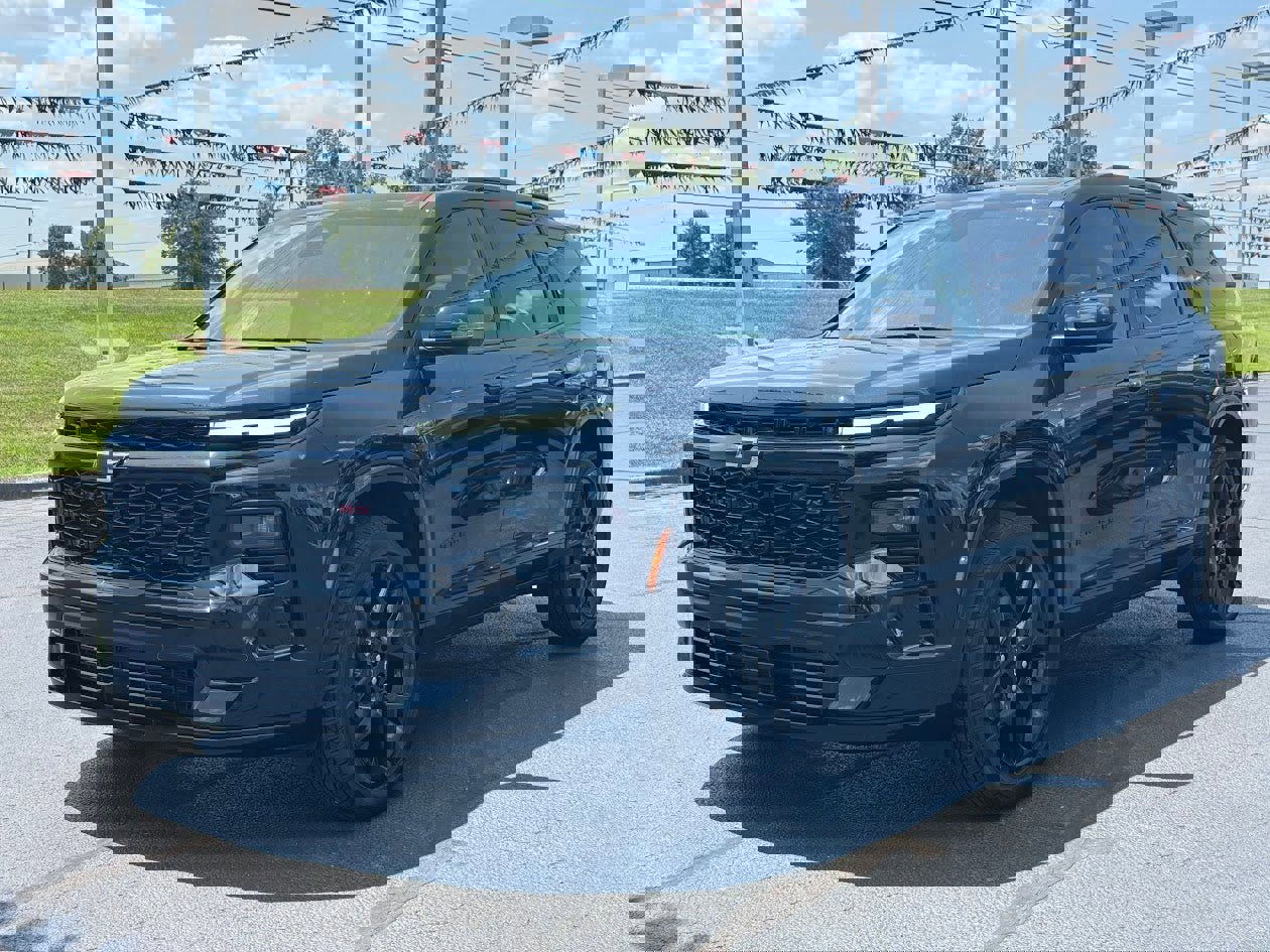 Used 2024 Chevrolet Traverse RS