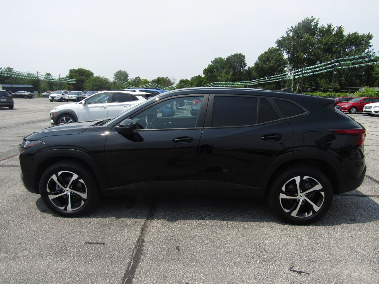 Used 2025 Chevrolet Trax RS FWD image 4
