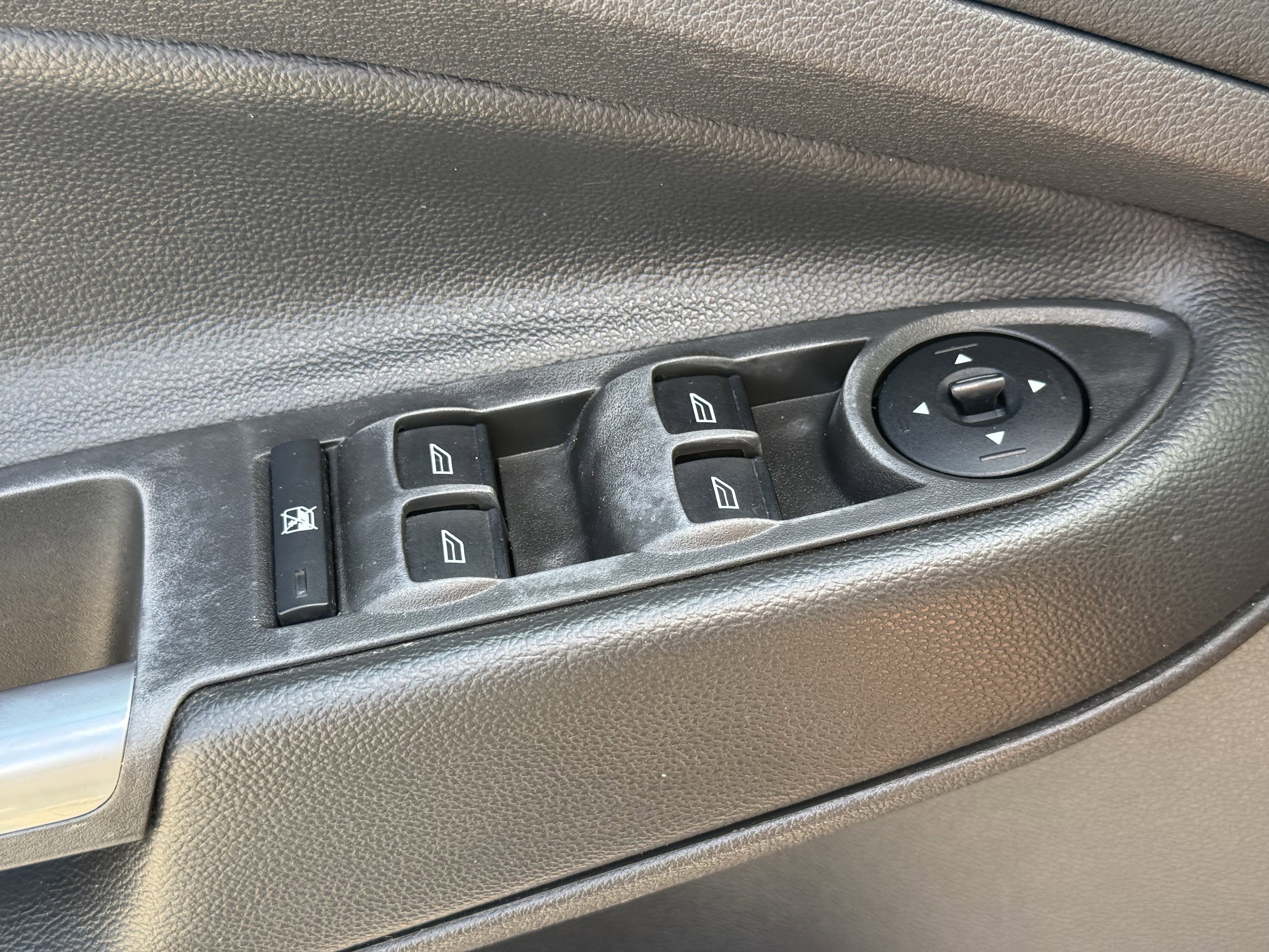 Used 2016 Ford Escape SE image 26