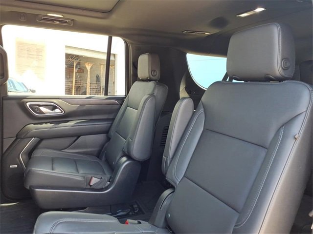 Used 2023 Chevrolet Suburban Z71 w/ Luxury Package image 19