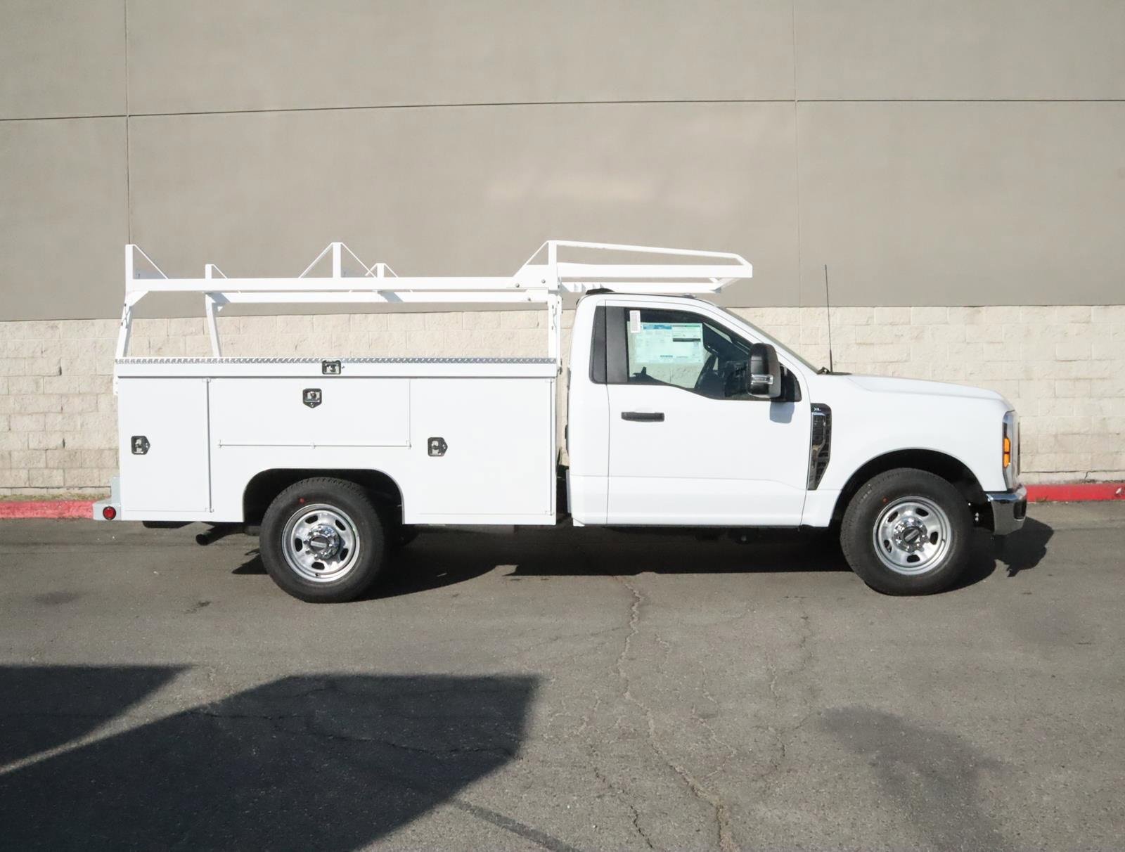 Used 2024 Ford F350 XL w/ XL Chrome Package image 2