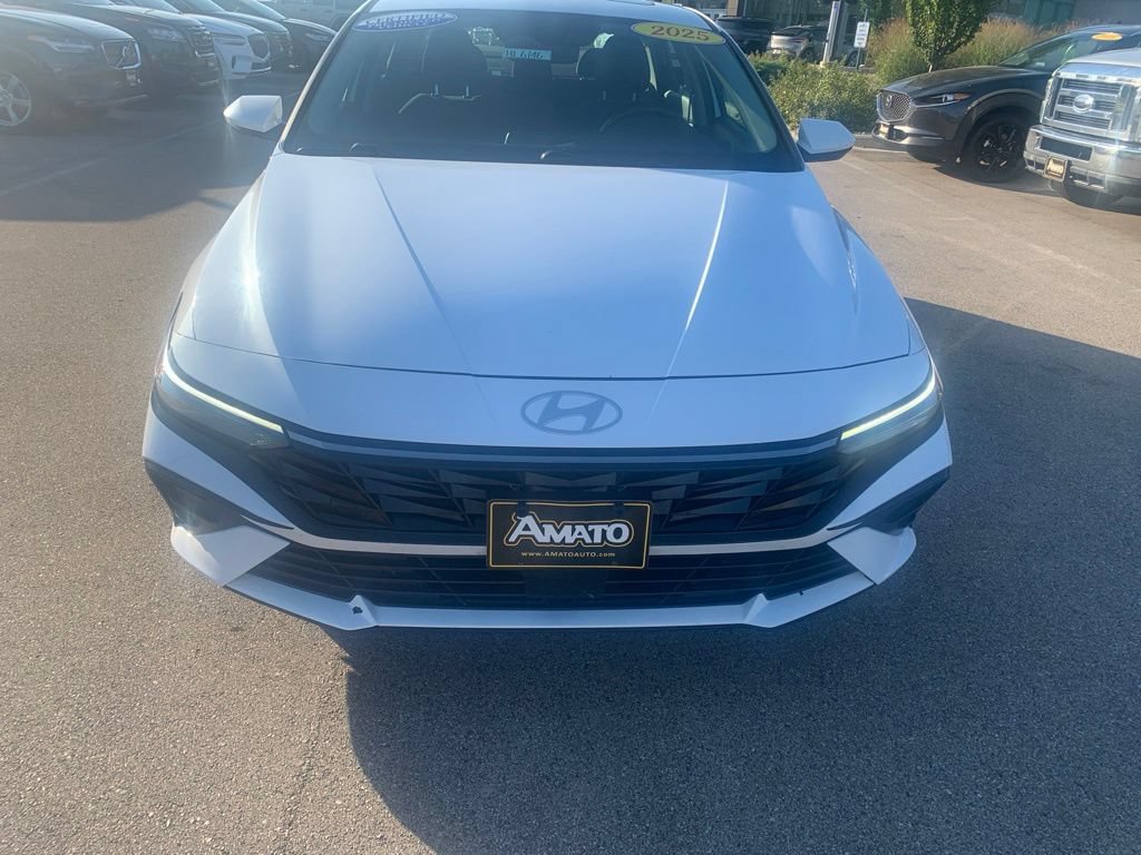 Certified 2025 Hyundai Elantra SEL FWD image 8