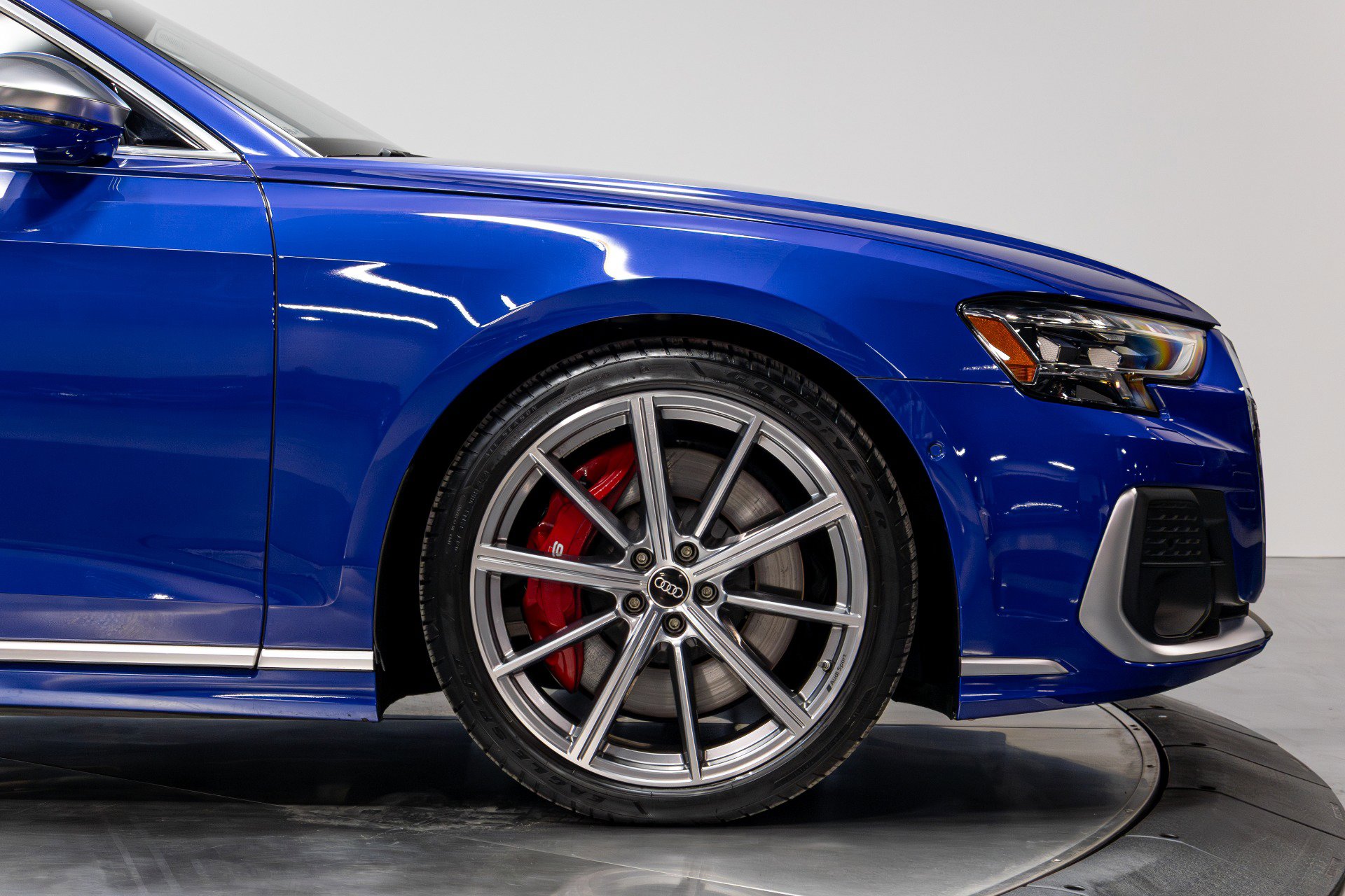 Used 2023 Audi S8 image 18